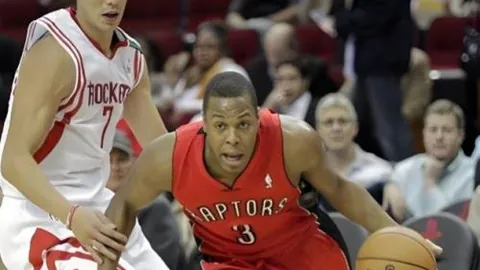 武磊梅开二度张玉宁点球建功，国安与海港战平2-2